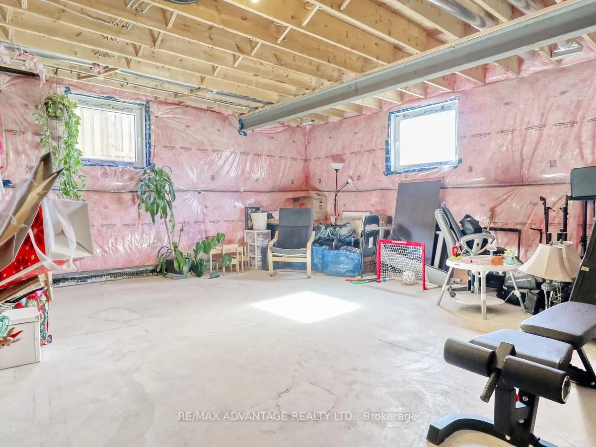 Photo 43 of 73 Crestview Drive, Middlesex Centre, Rural Middlesex Centre — HOMEH