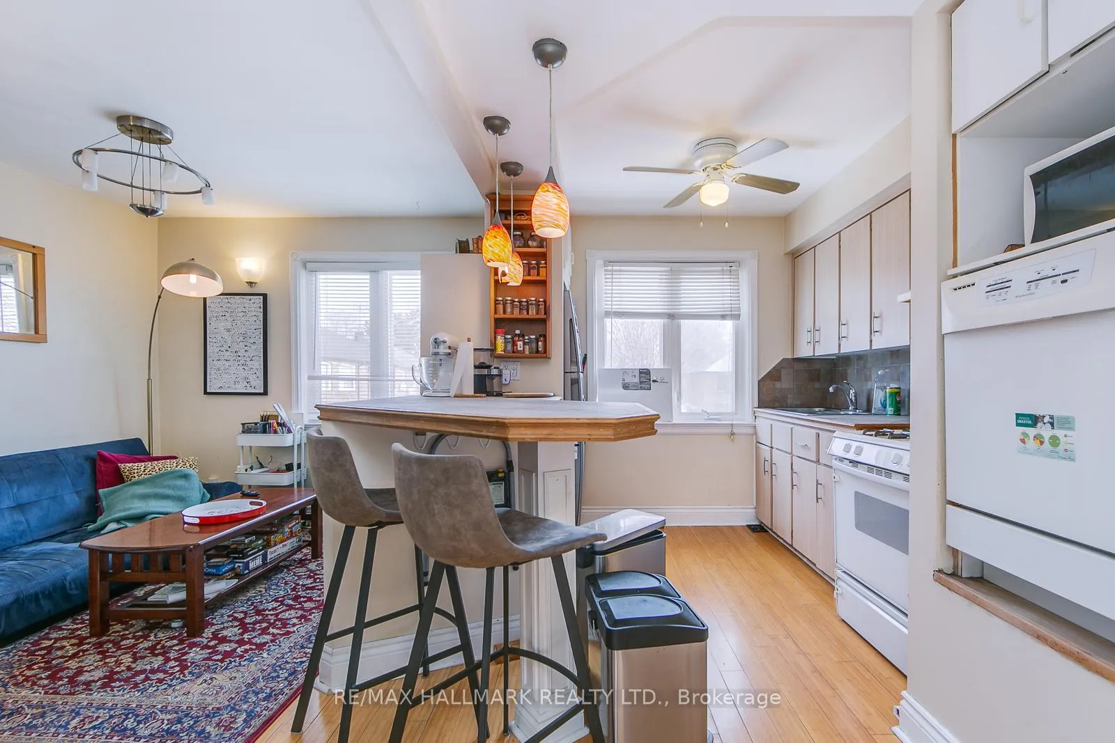 Photo 5 of Unit Upper, 96 Hertle Avenue, Toronto, Greenwood-Coxwell — HOMEH