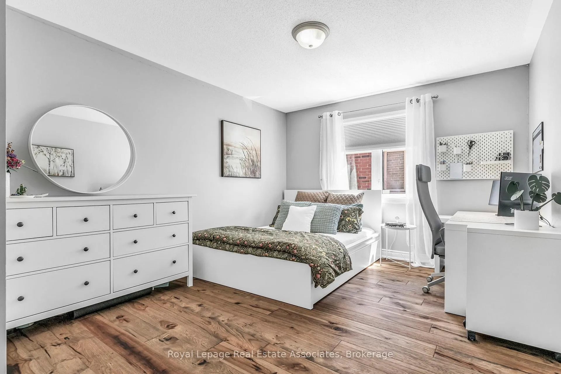 Photo 30 of 273 Duskywing Way, Oakville, Bronte — HOMEH
