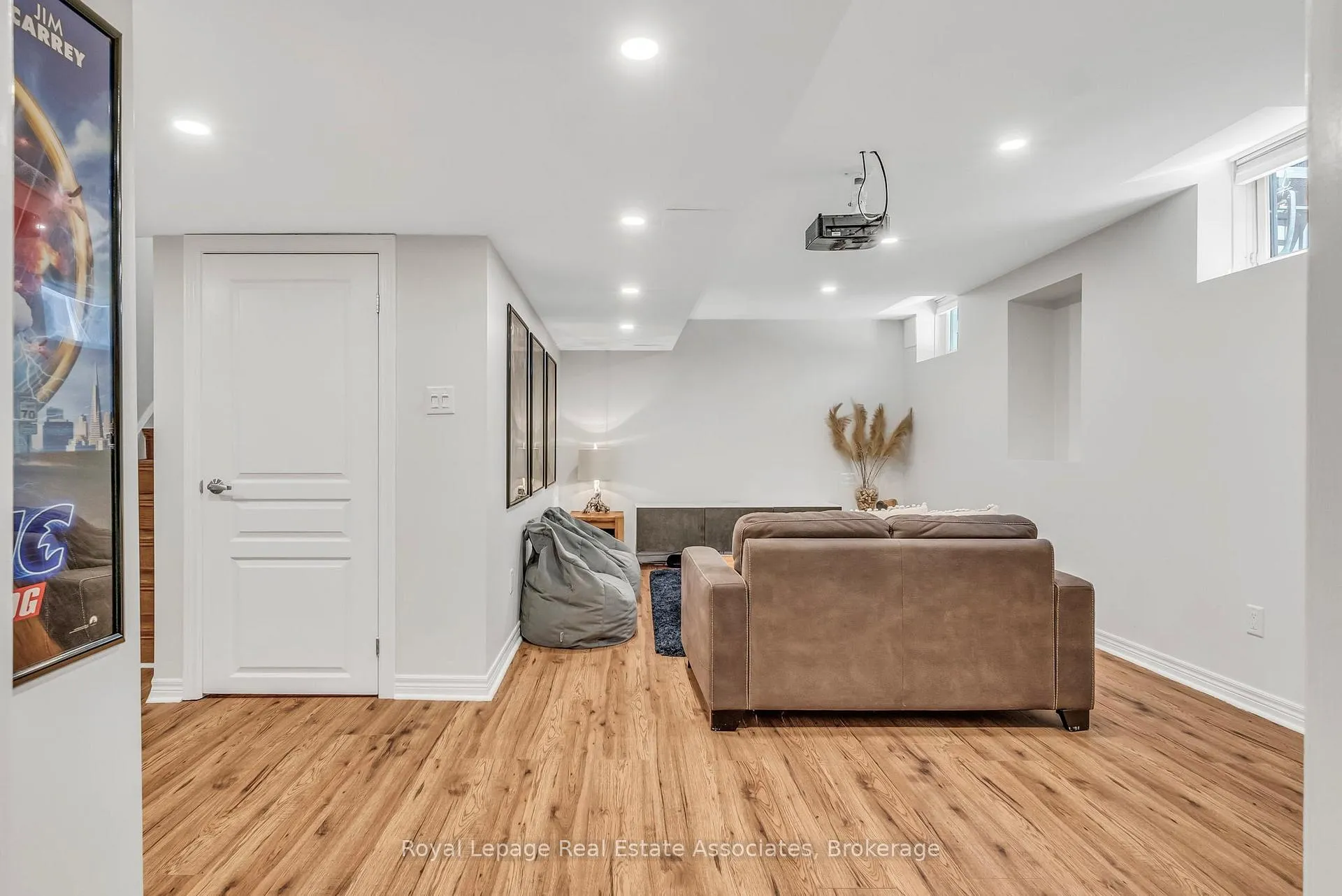 Photo 38 of 273 Duskywing Way, Oakville, Bronte — HOMEH