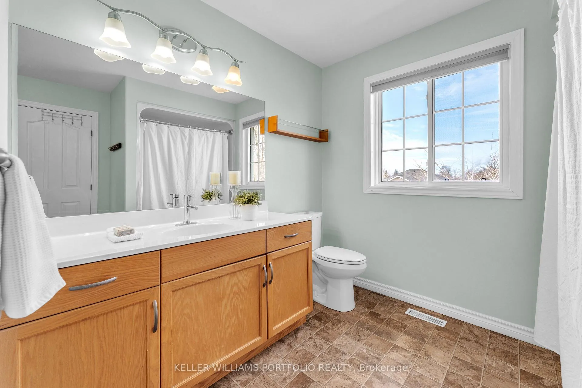 Photo 33 of 5 Karlee Court, Kingston, Rideau — HOMEH