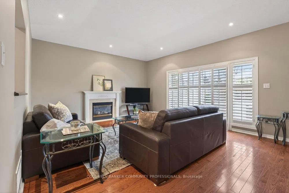 Photo 10 of 37 Garth Trails Crescent, Hamilton, Rural Glanbrook — HOMEH