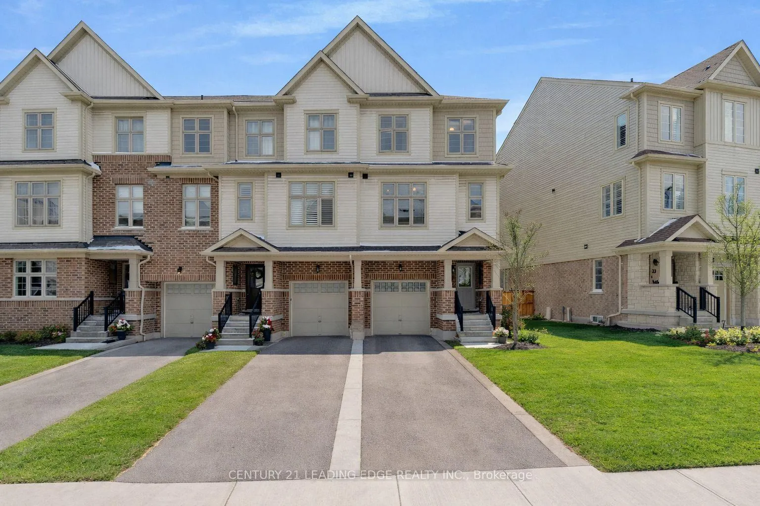 Photo 1 of 31 Westbury Way, Whitby, Brooklin — HOMEH