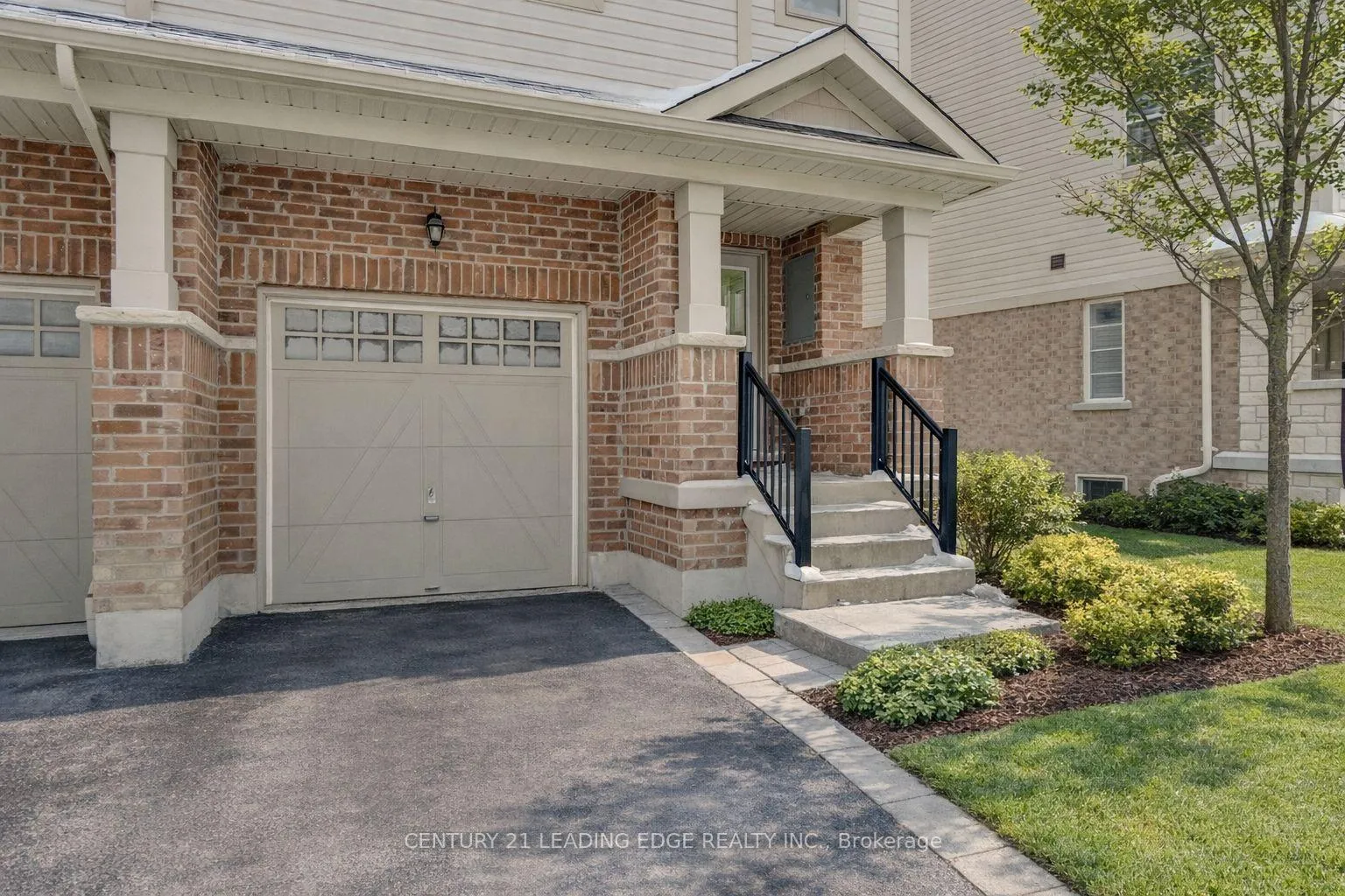 Photo 5 of 31 Westbury Way, Whitby, Brooklin — HOMEH