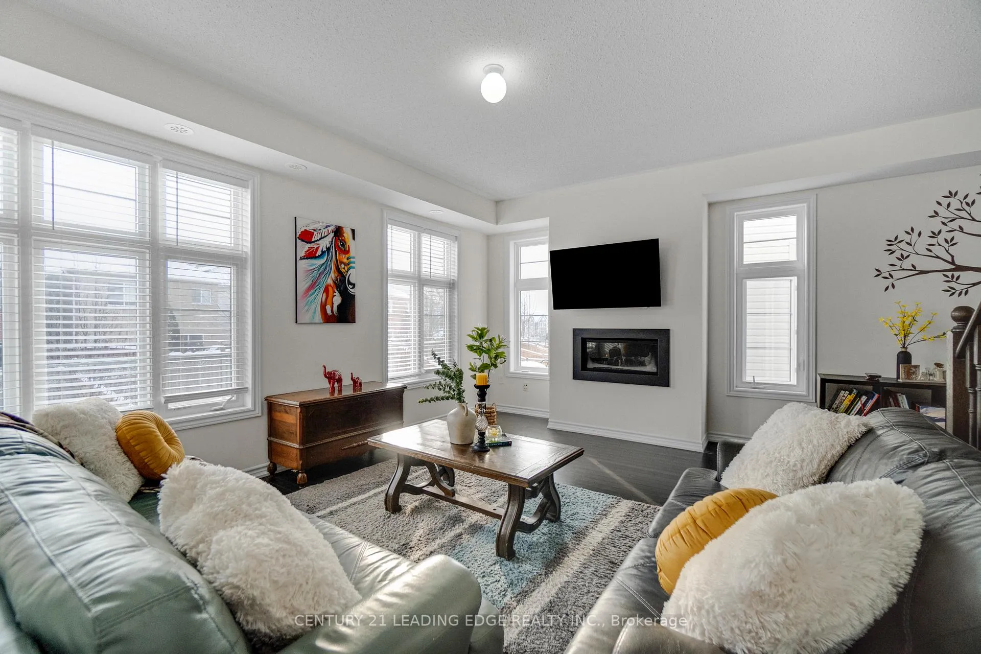 Photo 9 of 31 Westbury Way, Whitby, Brooklin — HOMEH