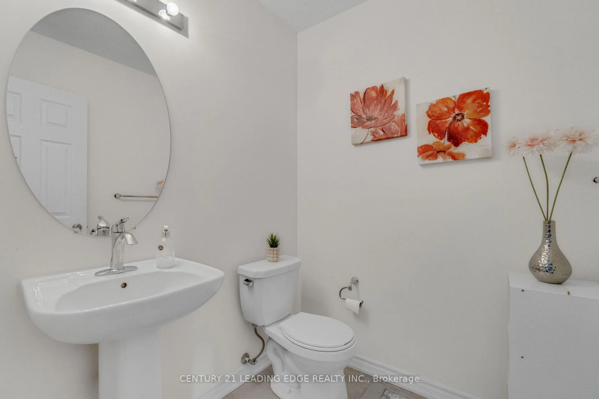 Photo 11 of 31 Westbury Way, Whitby, Brooklin — HOMEH