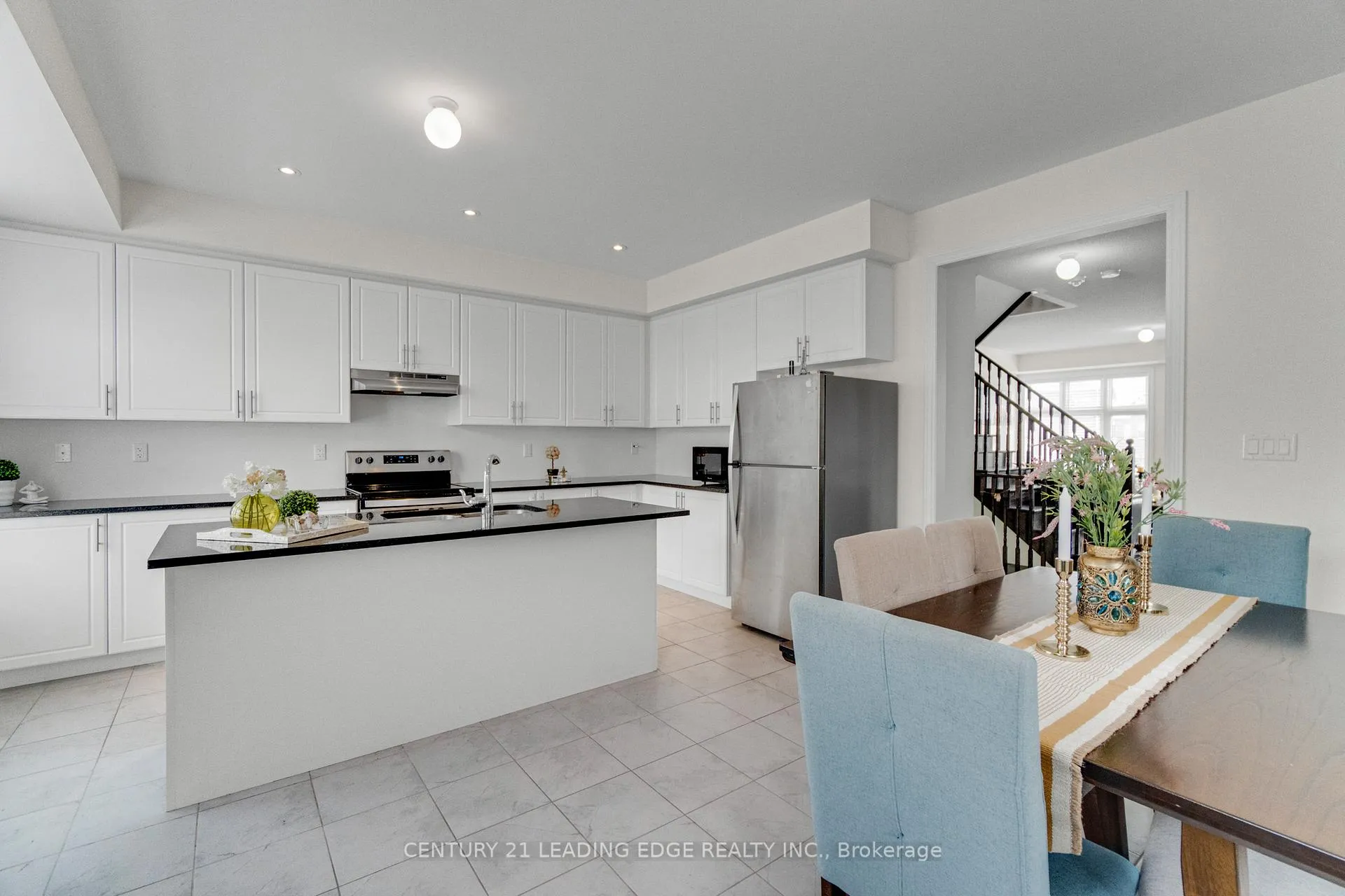 Photo 12 of 31 Westbury Way, Whitby, Brooklin — HOMEH