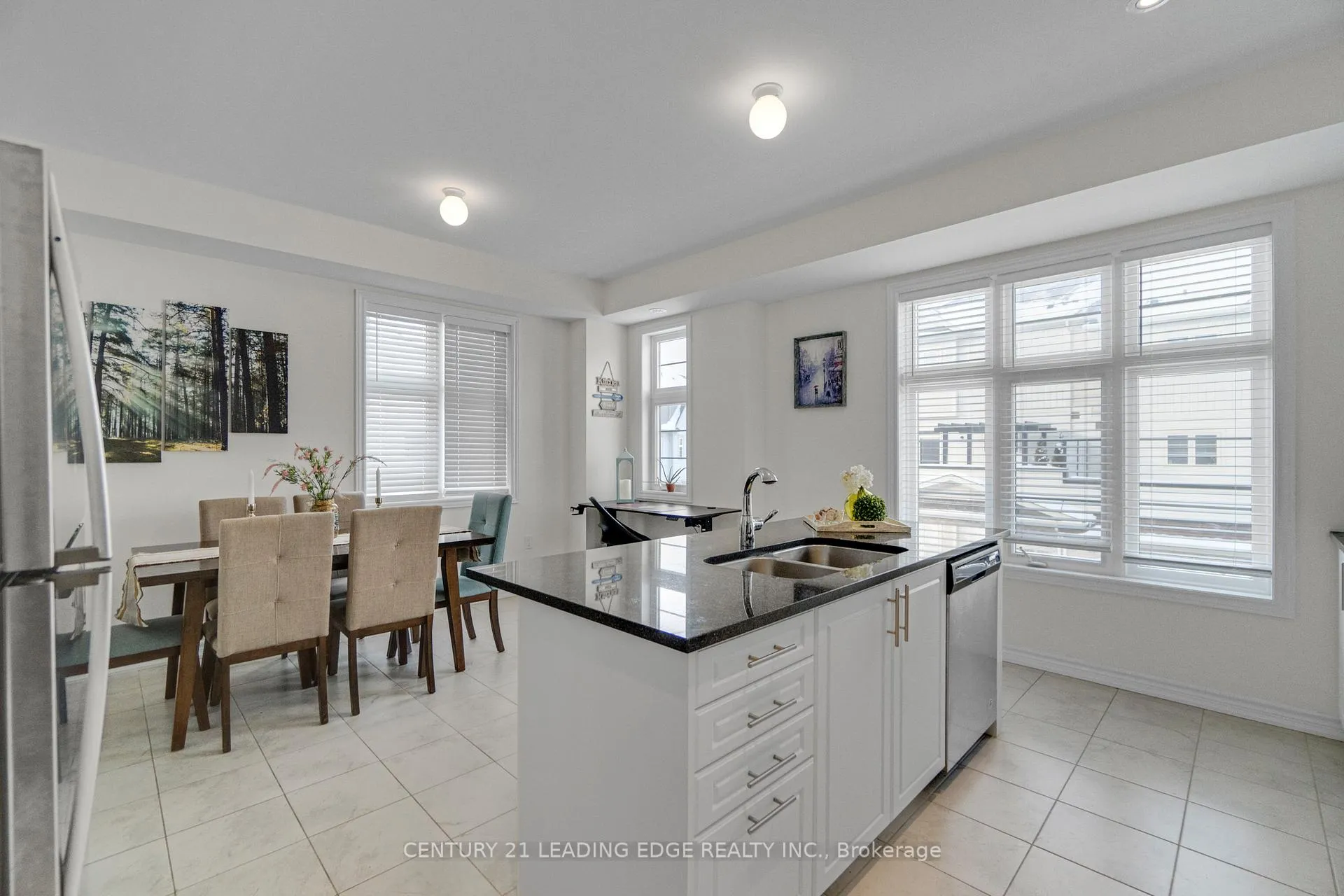 Photo 14 of 31 Westbury Way, Whitby, Brooklin — HOMEH