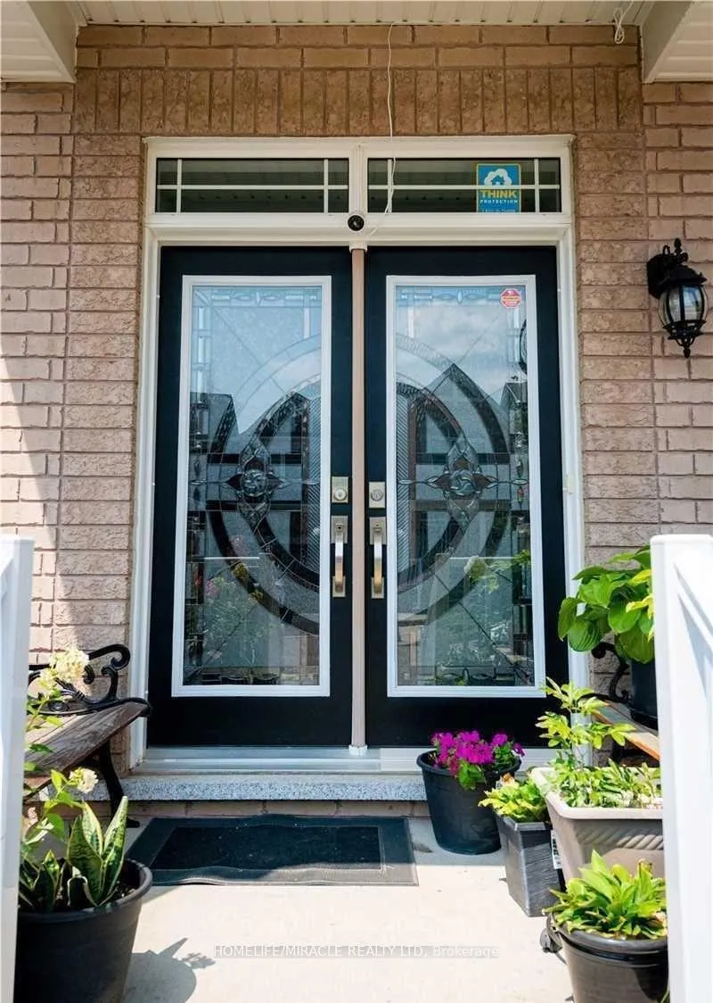 Photo 3 of 26 Swanton Road, Brampton, Credit Valley — HOMEH
