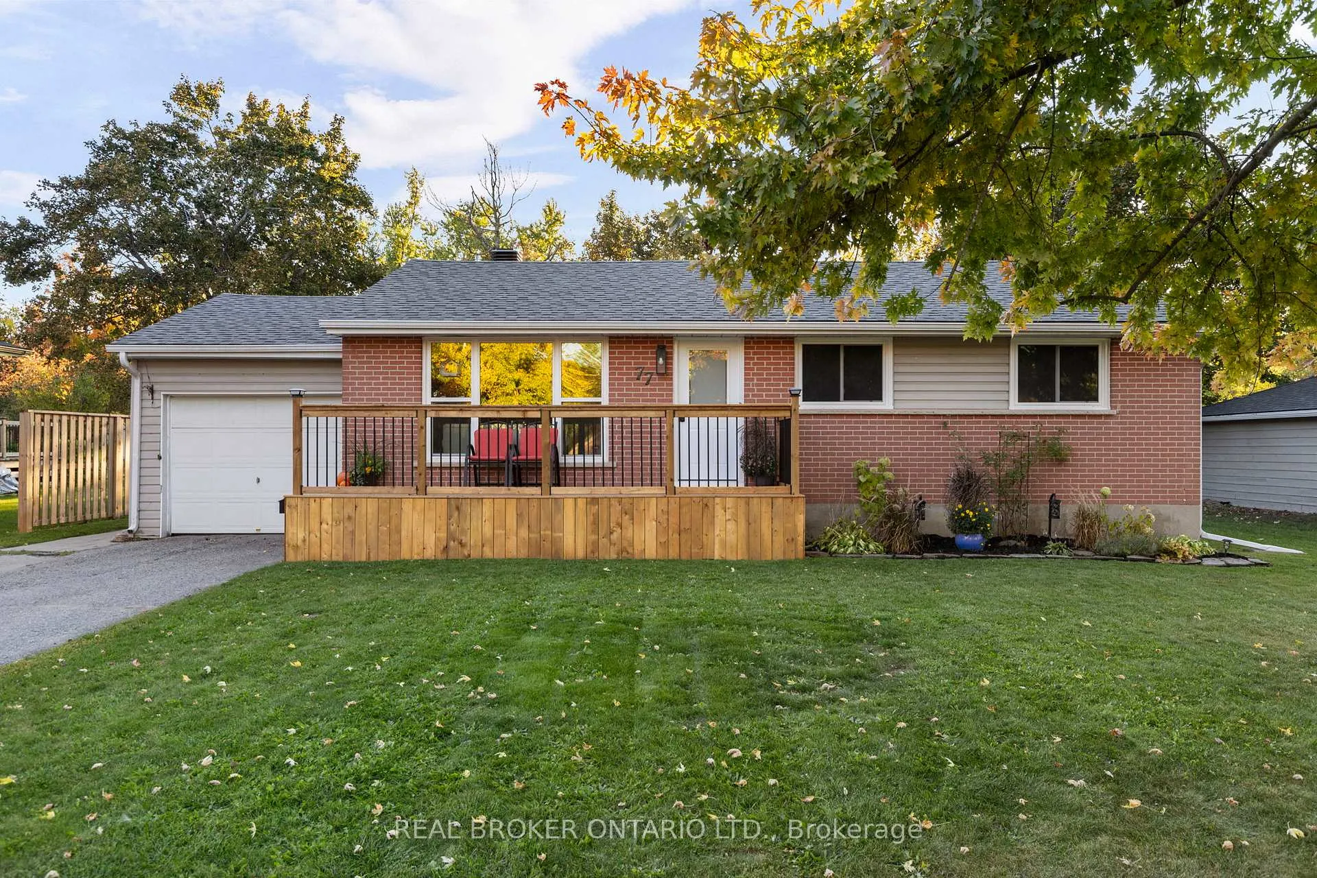 Photo 2 of 77 Third Street, Orillia — HOMEH