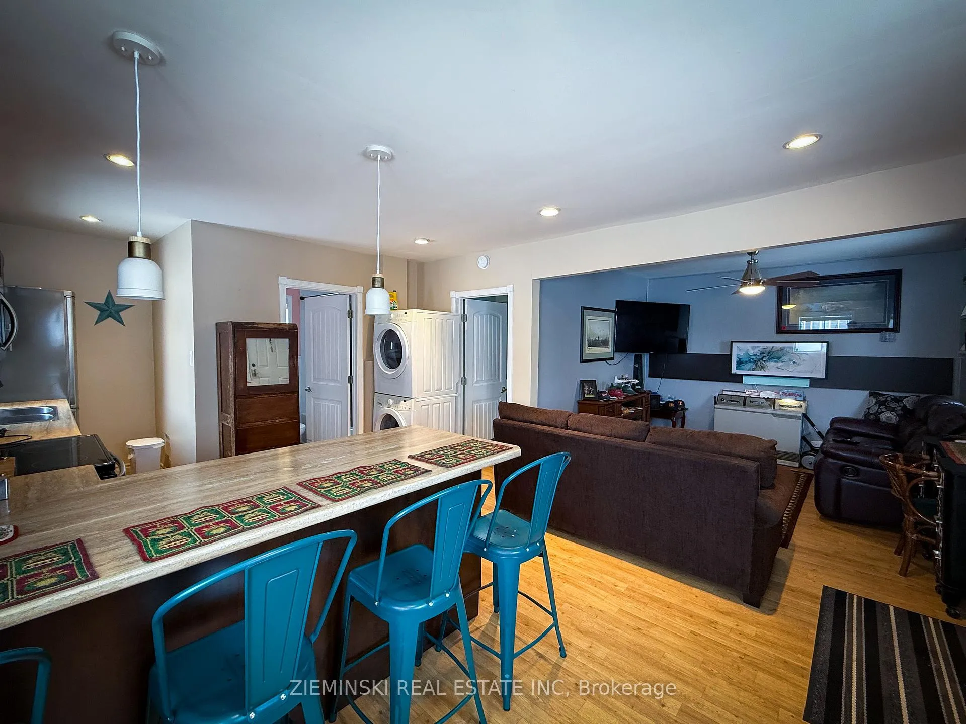 Photo 3 of 55 Eighth Avenue, Timmins, TNE - Central — HOMEH