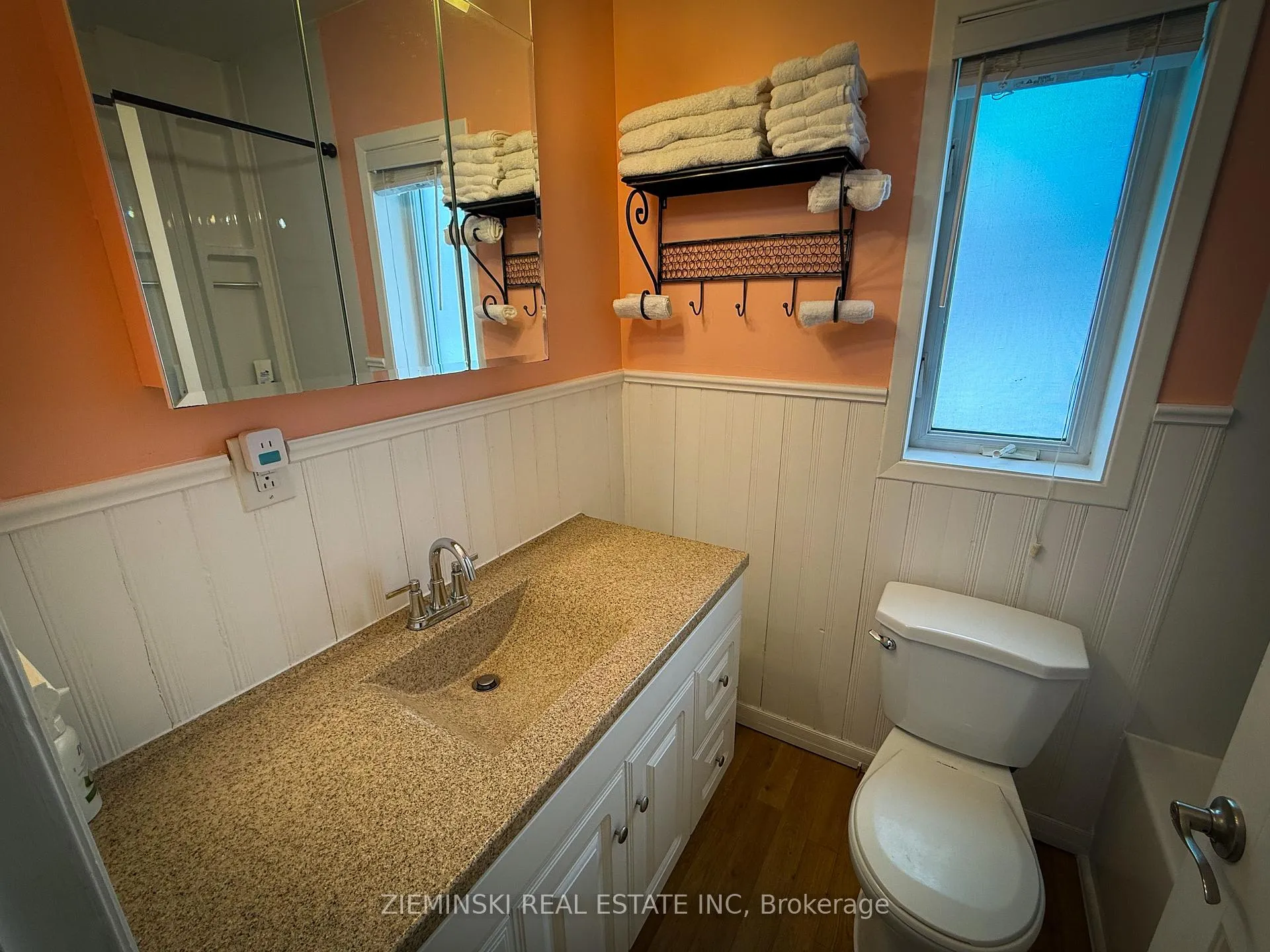 Photo 11 of 55 Eighth Avenue, Timmins, TNE - Central — HOMEH