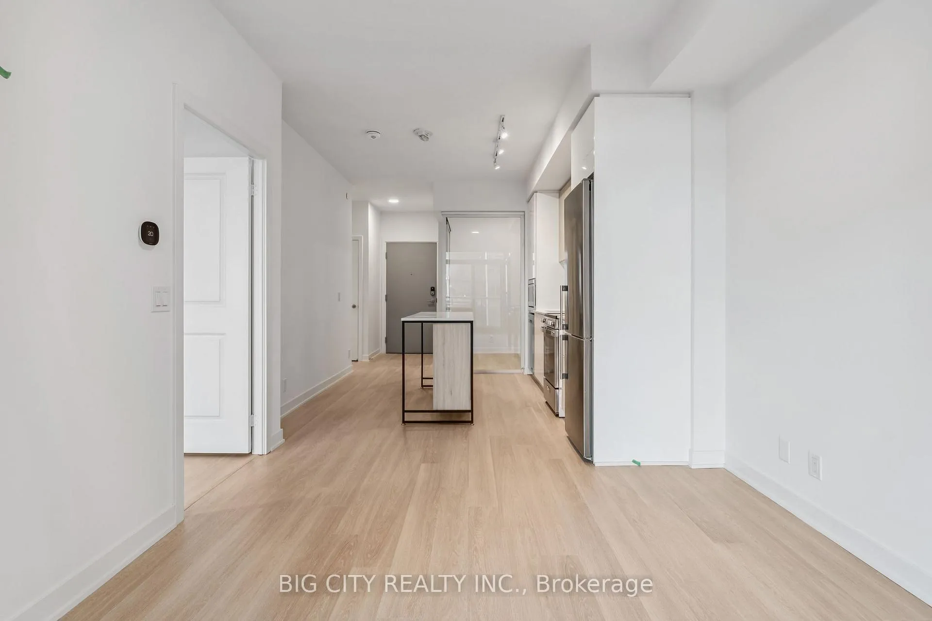 Photo 14 of Unit 808, 30 Upper Mall Way, Vaughan, Brownridge — HOMEH