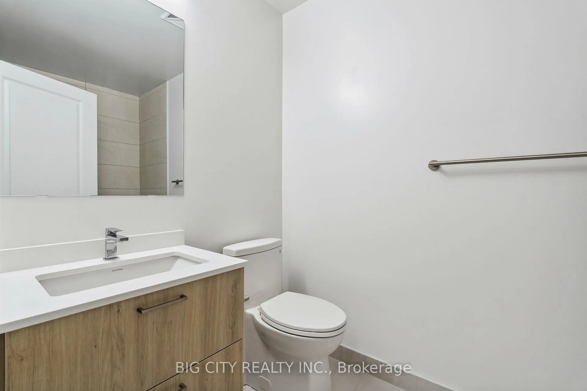 Photo 22 of Unit 808, 30 Upper Mall Way, Vaughan, Brownridge — HOMEH