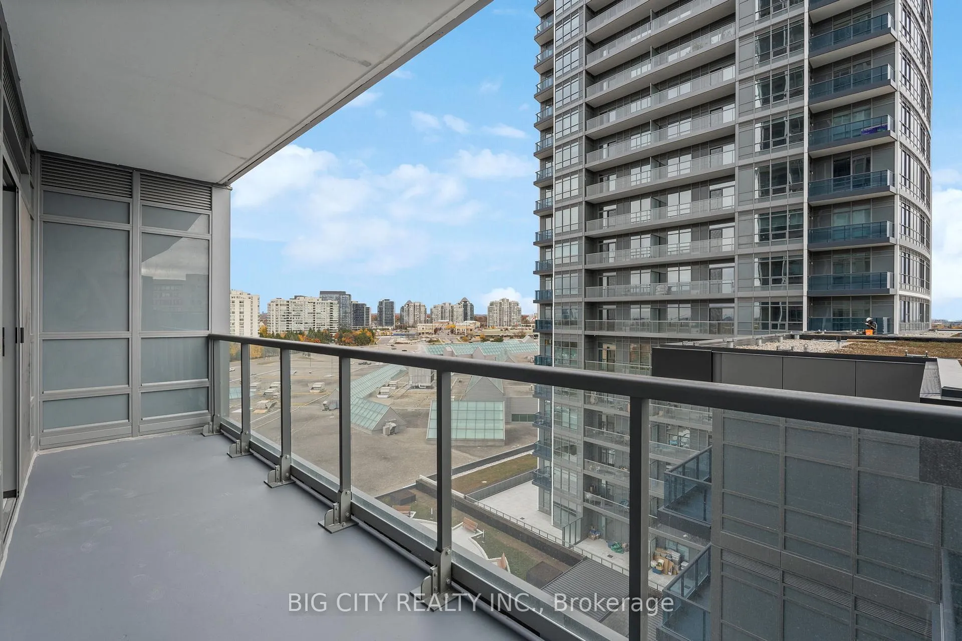 Photo 25 of Unit 808, 30 Upper Mall Way, Vaughan, Brownridge — HOMEH