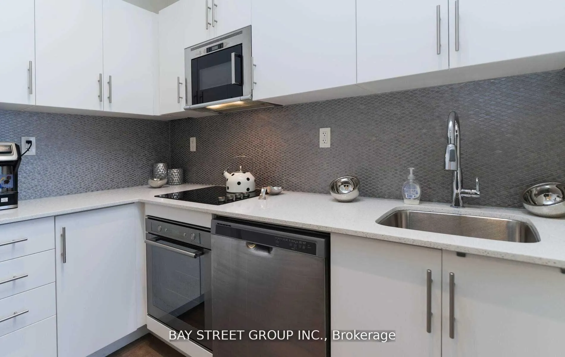 Photo 9 of Unit 831, 460 Adelaide Street E, Toronto, Moss Park — HOMEH