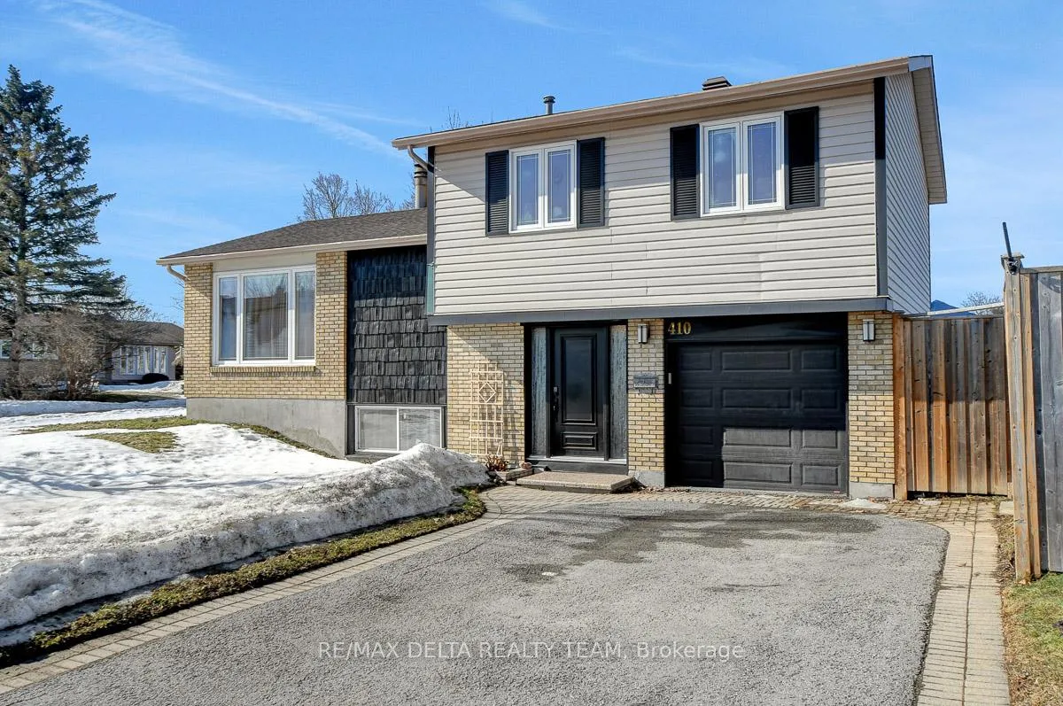 Photo 2 of 410 Phoenix Crescent, Ottawa, Bilberry Creek/Queenswood Heights — HOMEH