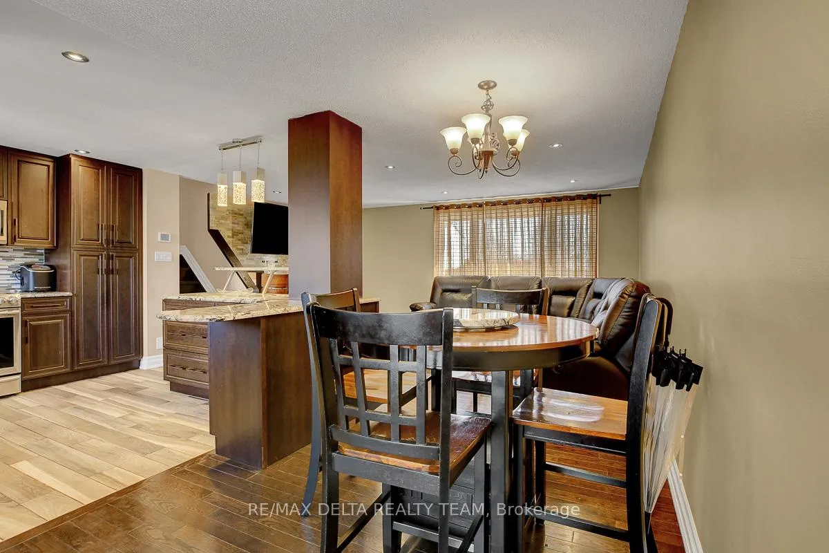 Photo 13 of 410 Phoenix Crescent, Ottawa, Bilberry Creek/Queenswood Heights — HOMEH