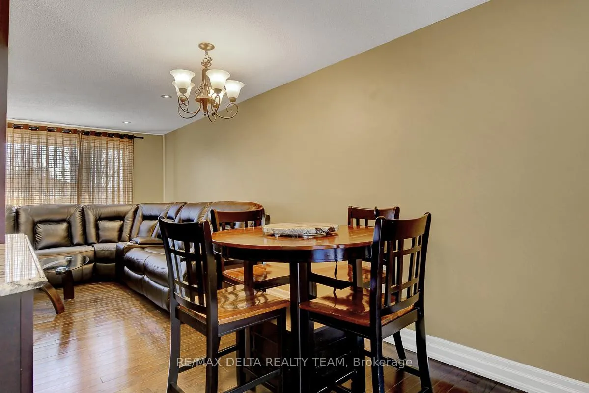 Photo 14 of 410 Phoenix Crescent, Ottawa, Bilberry Creek/Queenswood Heights — HOMEH