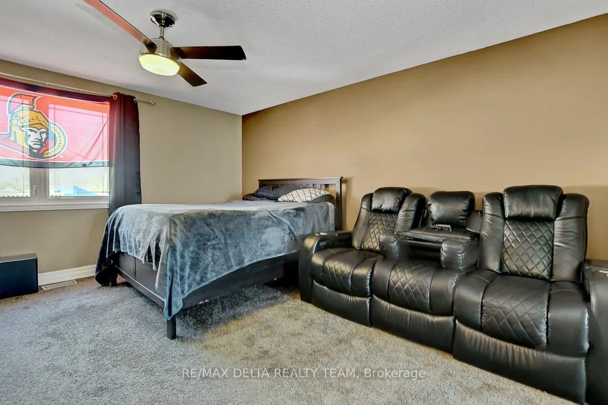 Photo 21 of 410 Phoenix Crescent, Ottawa, Bilberry Creek/Queenswood Heights — HOMEH