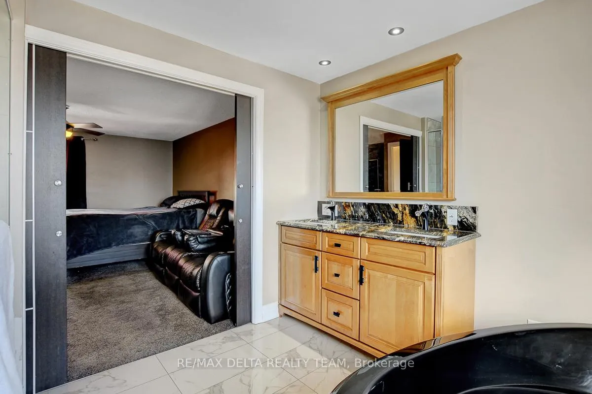 Photo 26 of 410 Phoenix Crescent, Ottawa, Bilberry Creek/Queenswood Heights — HOMEH