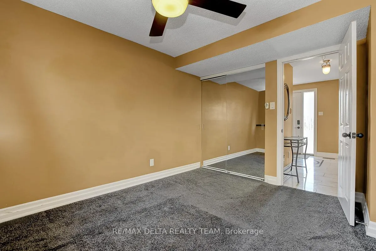 Photo 31 of 410 Phoenix Crescent, Ottawa, Bilberry Creek/Queenswood Heights — HOMEH