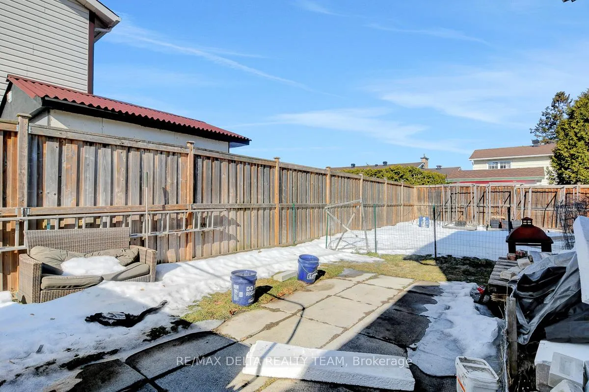 Photo 37 of 410 Phoenix Crescent, Ottawa, Bilberry Creek/Queenswood Heights — HOMEH