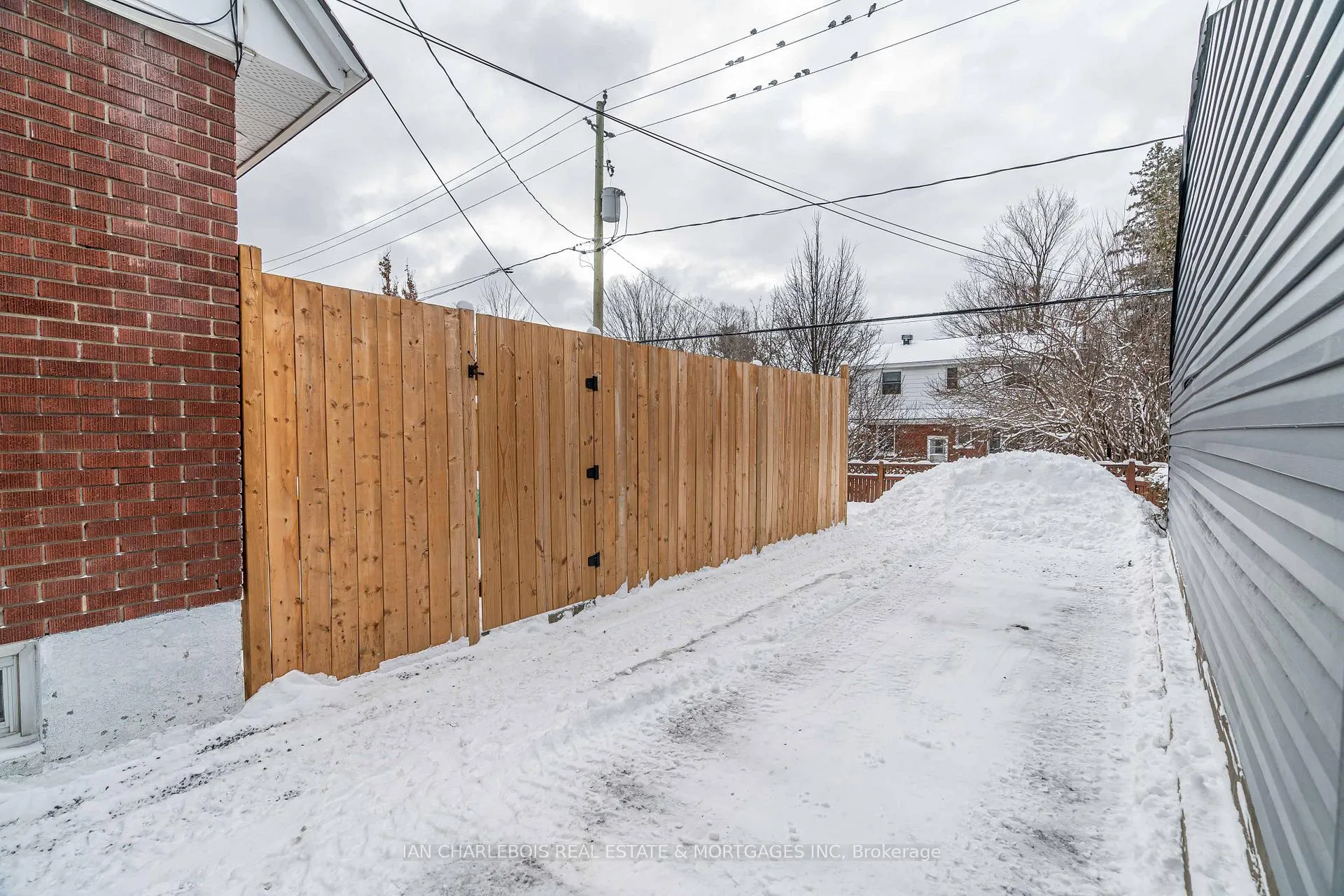 Photo 8 of Unit A, 810 Smyth Road, Ottawa, Elmvale Acres — HOMEH