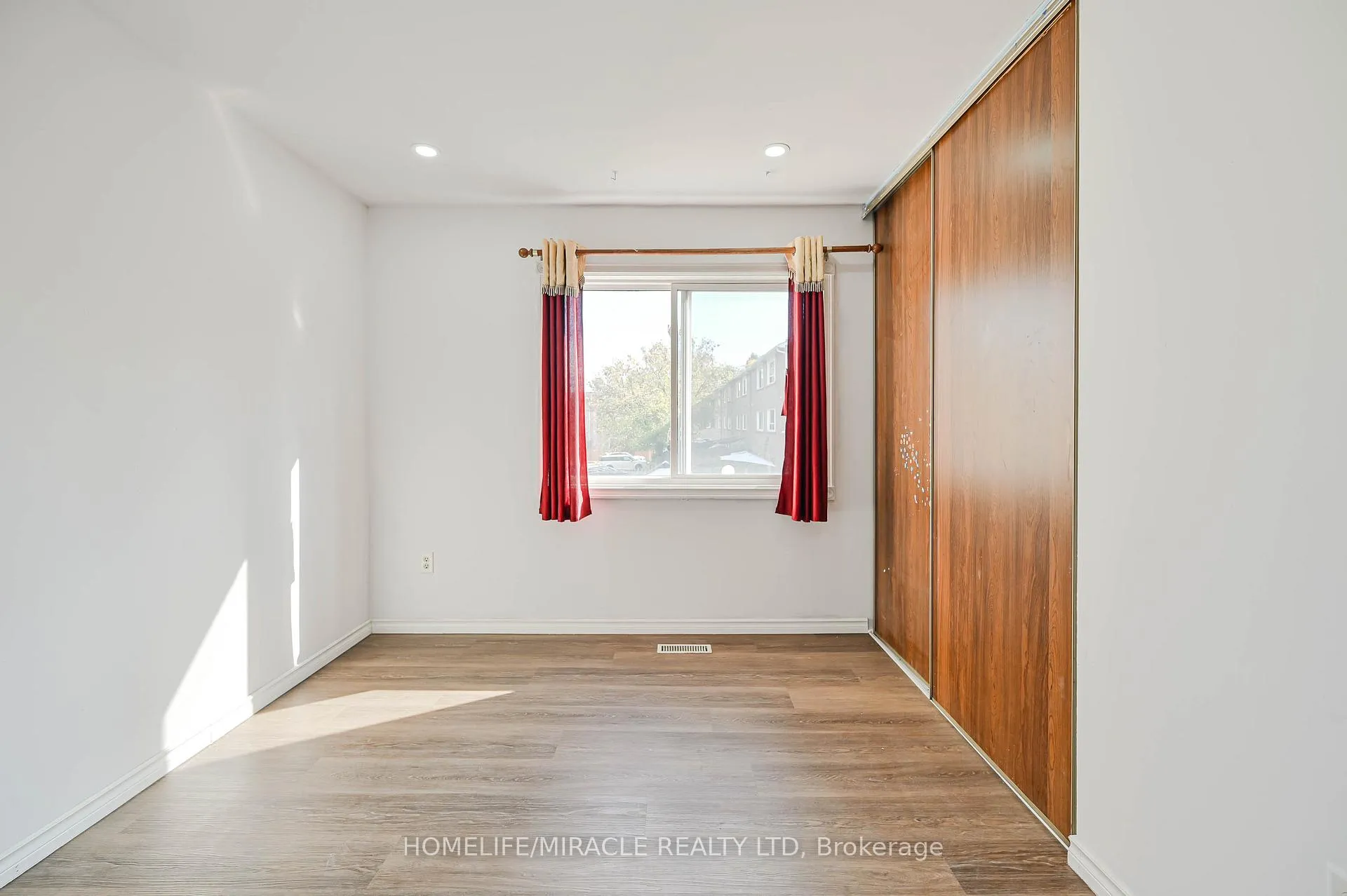 Photo 16 of Unit 48, 2012 Martin Grove Road, Etobicoke, West Humber-Clairville — HOMEH