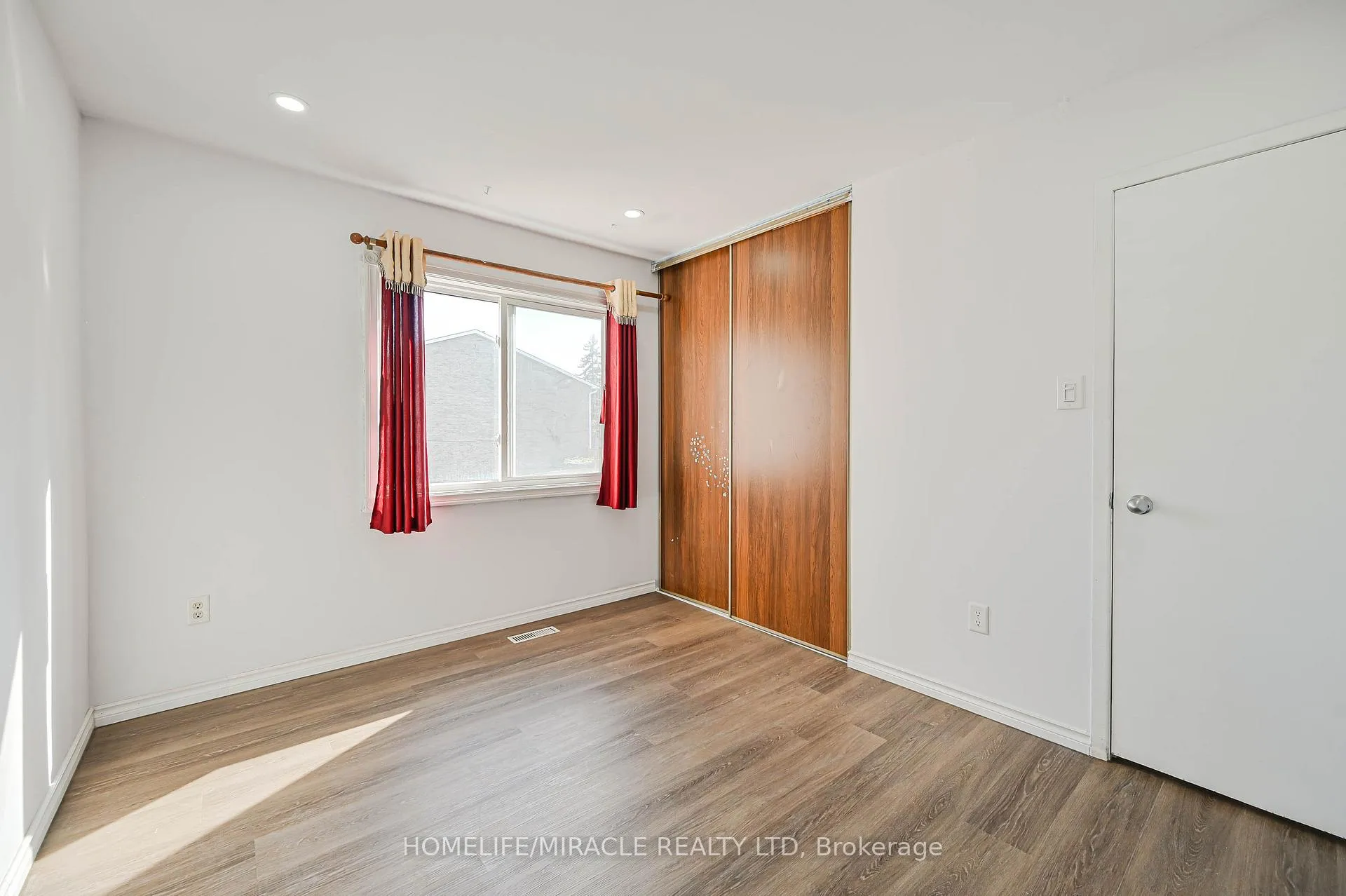 Photo 17 of Unit 48, 2012 Martin Grove Road, Etobicoke, West Humber-Clairville — HOMEH