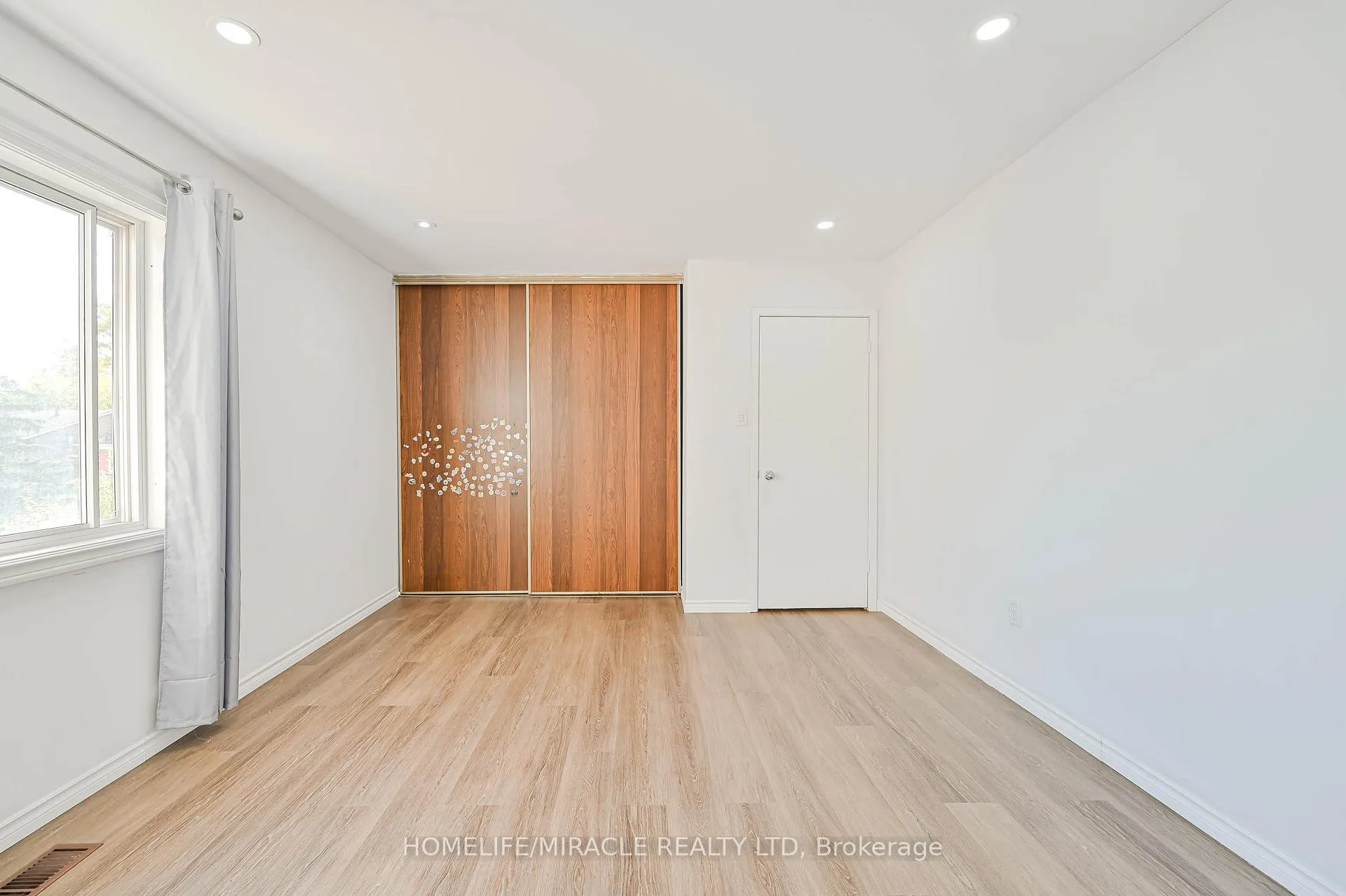 Photo 28 of Unit 48, 2012 Martin Grove Road, Etobicoke, West Humber-Clairville — HOMEH