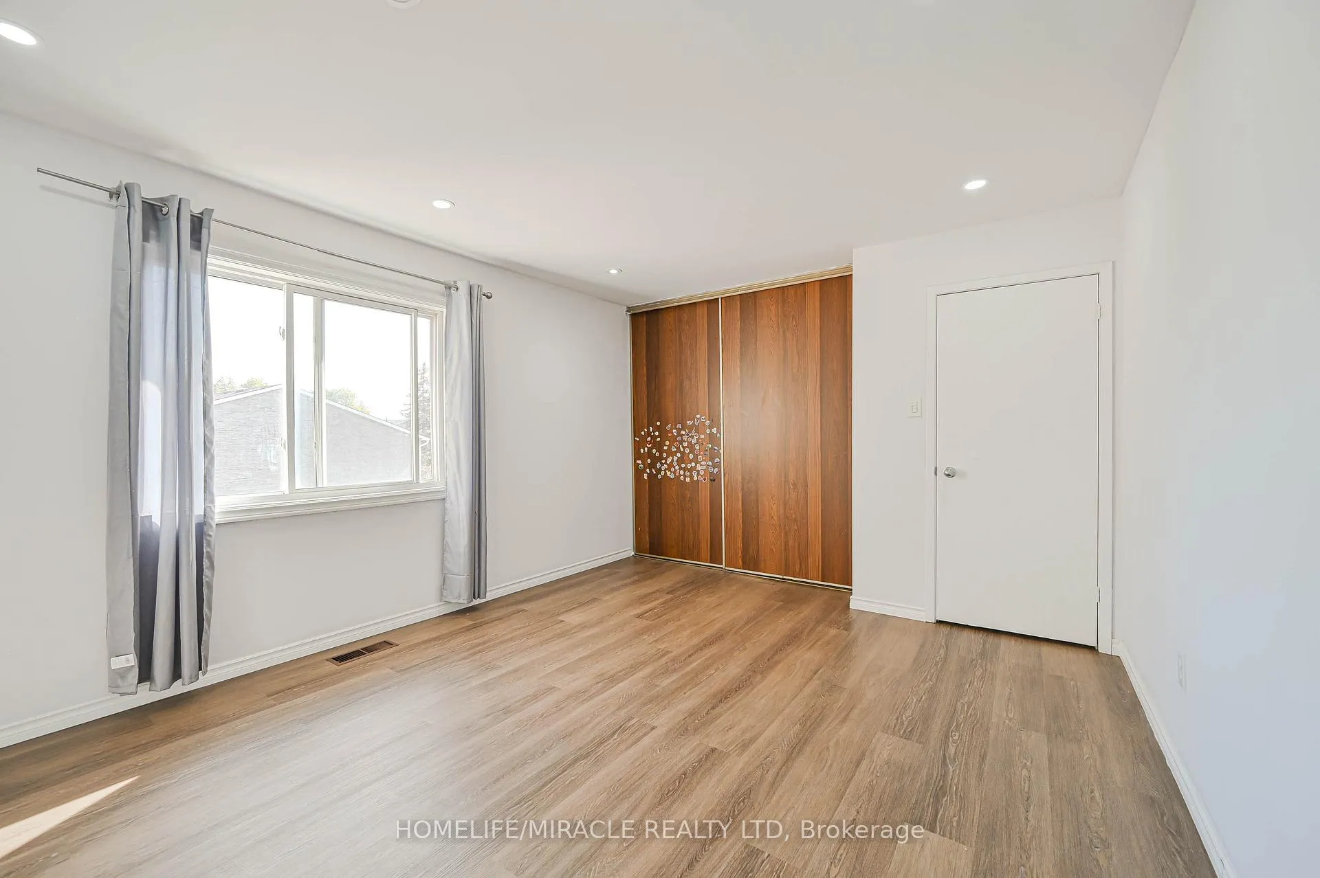 Photo 29 of Unit 48, 2012 Martin Grove Road, Etobicoke, West Humber-Clairville — HOMEH