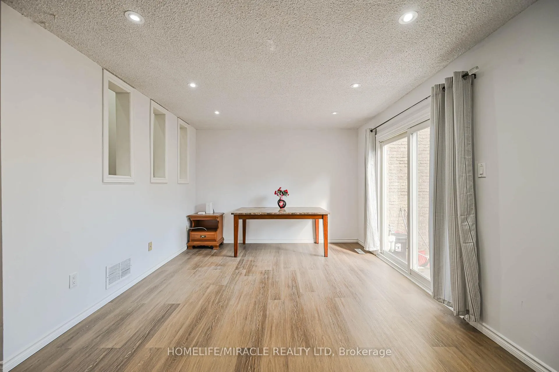Photo 31 of Unit 48, 2012 Martin Grove Road, Etobicoke, West Humber-Clairville — HOMEH