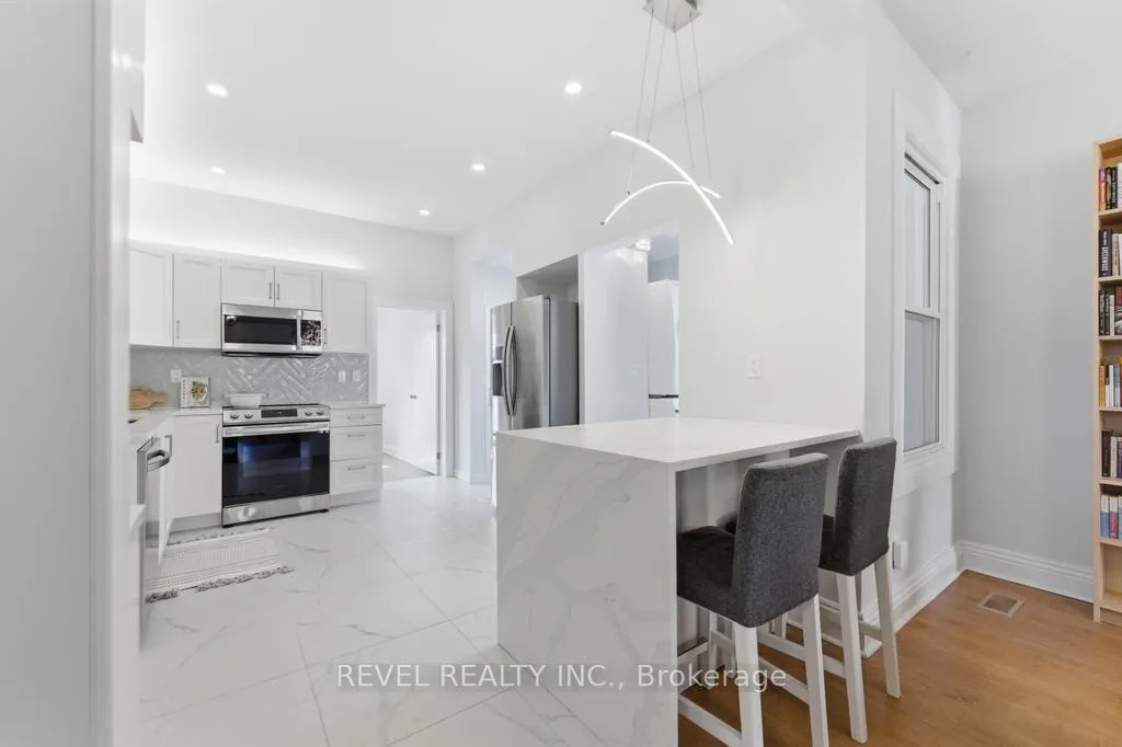 Photo 8 of 176 Wood Street E, Hamilton, North End — HOMEH