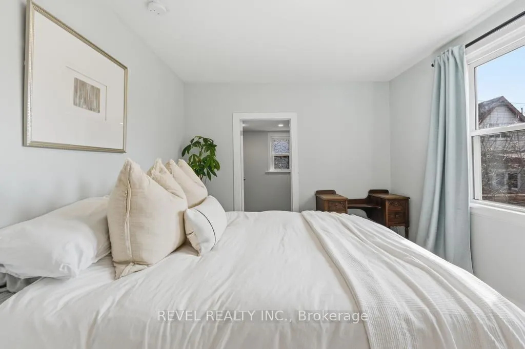 Photo 14 of 176 Wood Street E, Hamilton, North End — HOMEH