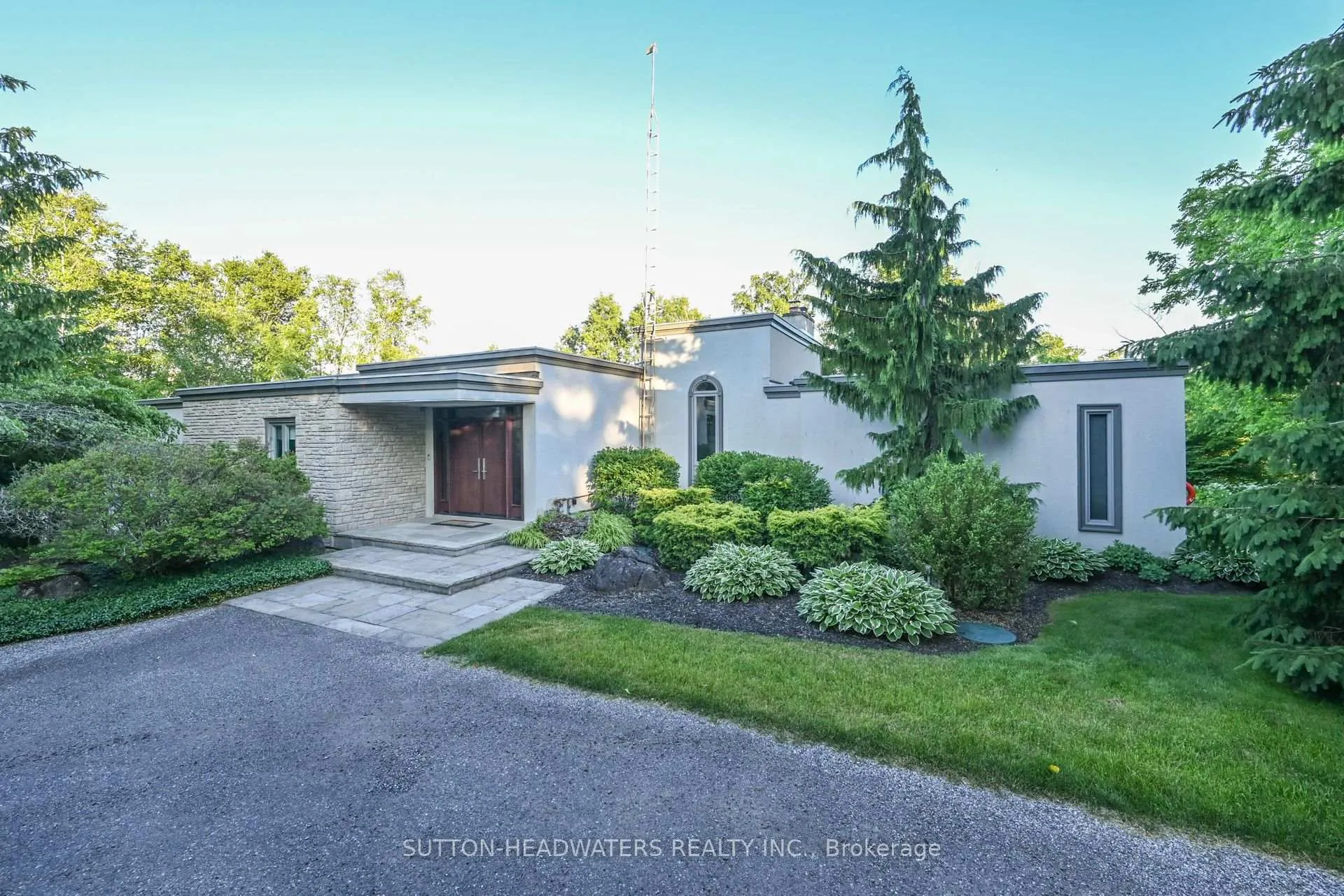 Photo 1 of 30 Cedar Drive, Caledon, Rural Caledon — HOMEH