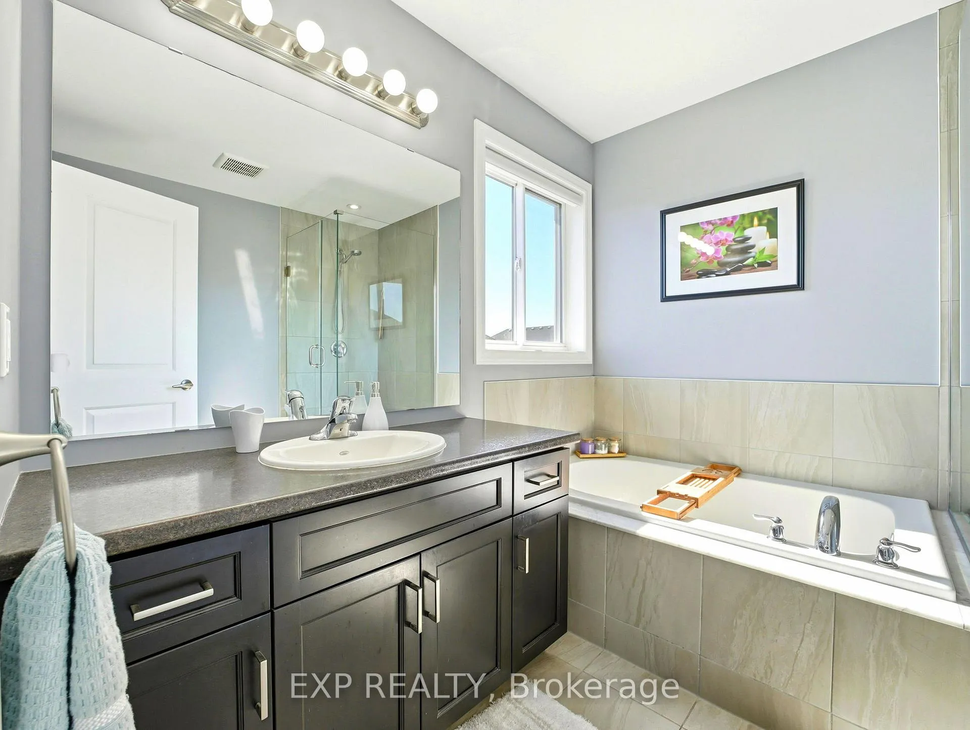 Photo 12 of 63 Festival Way, Hamilton, Binbrook — HOMEH