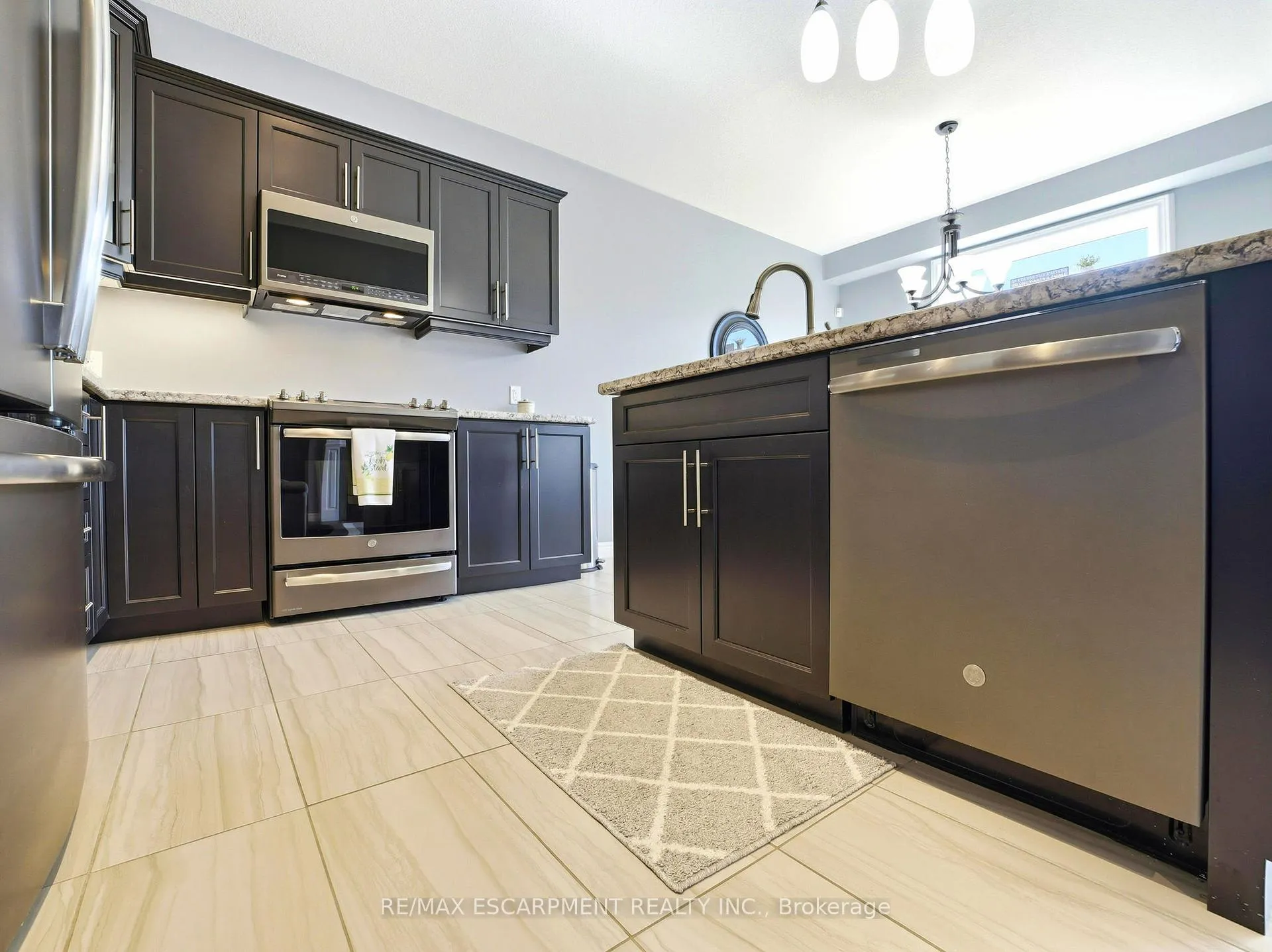 Photo 21 of 63 Festival Way, Hamilton, Binbrook — HOMEH