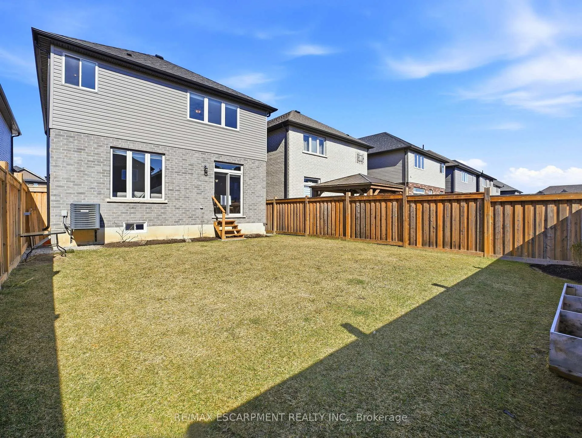 Photo 40 of 63 Festival Way, Hamilton, Binbrook — HOMEH