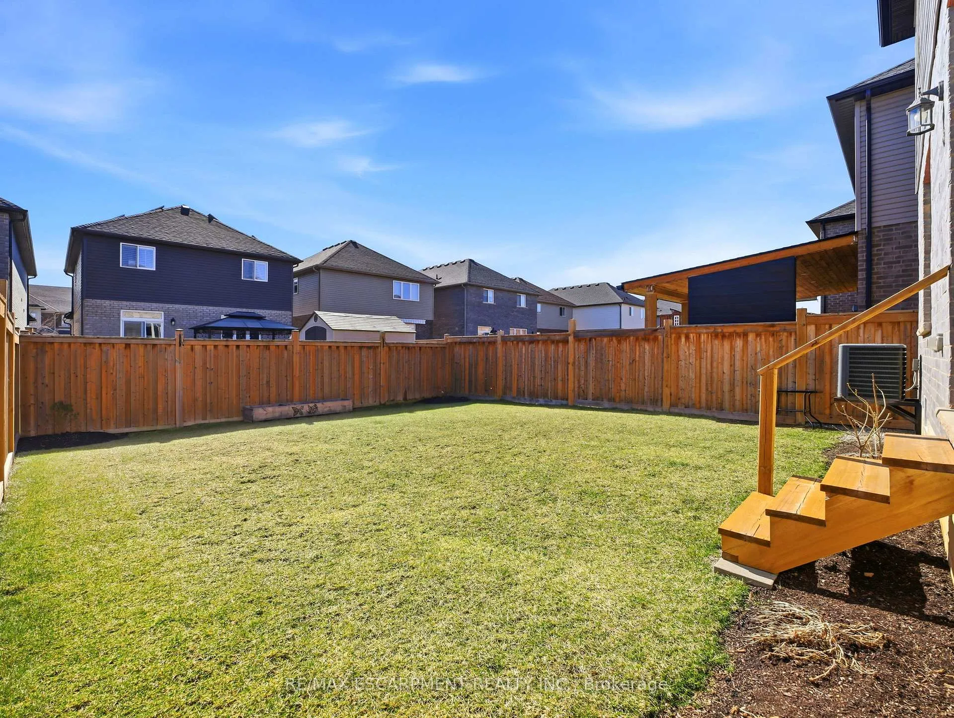 Photo 41 of 63 Festival Way, Hamilton, Binbrook — HOMEH