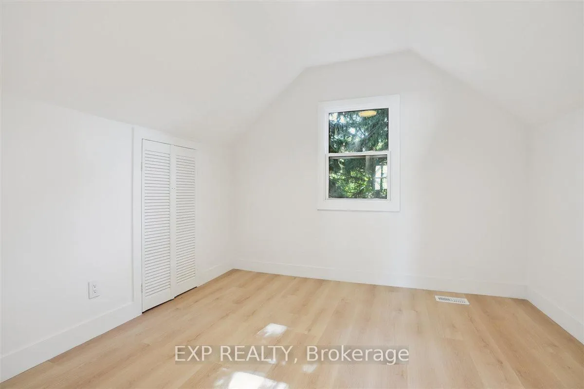 Photo 16 of 41 Cameron Avenue S, Hamilton, Bartonville — HOMEH