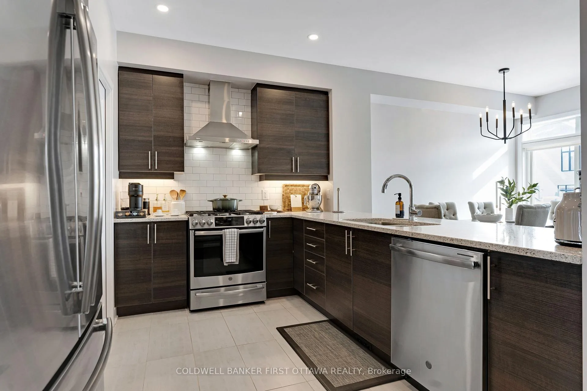 Photo 10 of 422 Markdale Terrace, Ottawa, Riverside South/Gloucester Glen — HOMEH