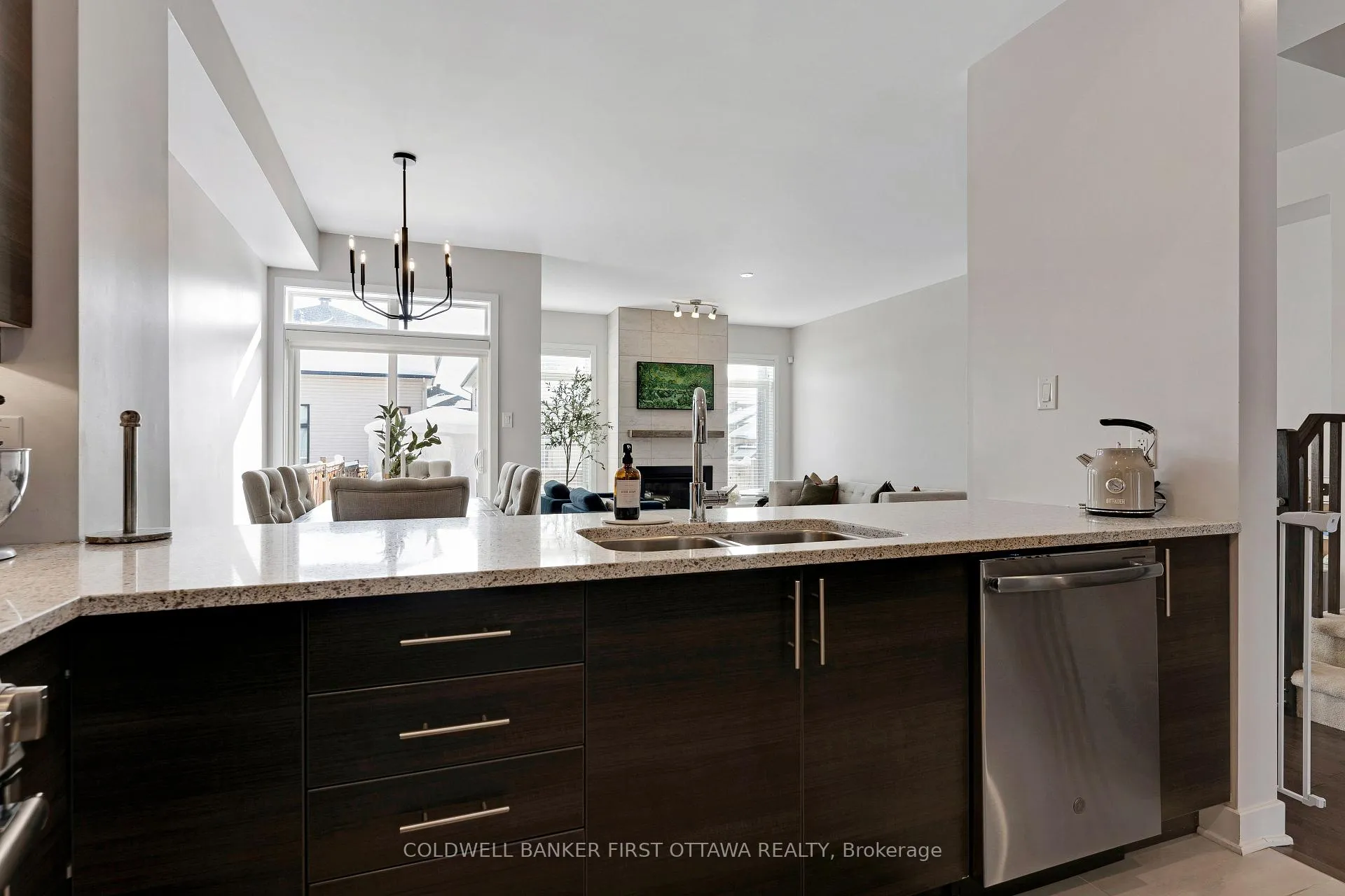 Photo 11 of 422 Markdale Terrace, Ottawa, Riverside South/Gloucester Glen — HOMEH