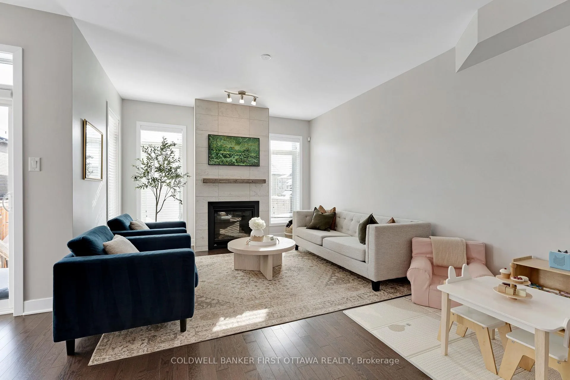 Photo 14 of 422 Markdale Terrace, Ottawa, Riverside South/Gloucester Glen — HOMEH