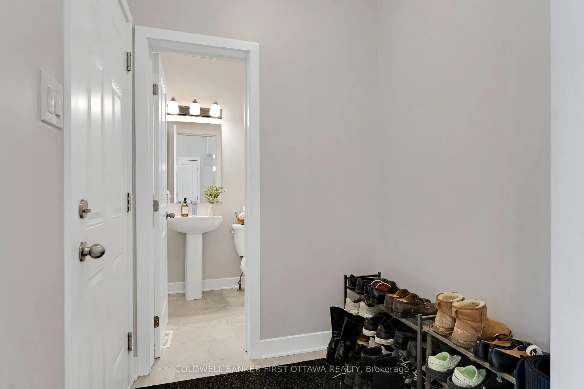 Photo 16 of 422 Markdale Terrace, Ottawa, Riverside South/Gloucester Glen — HOMEH