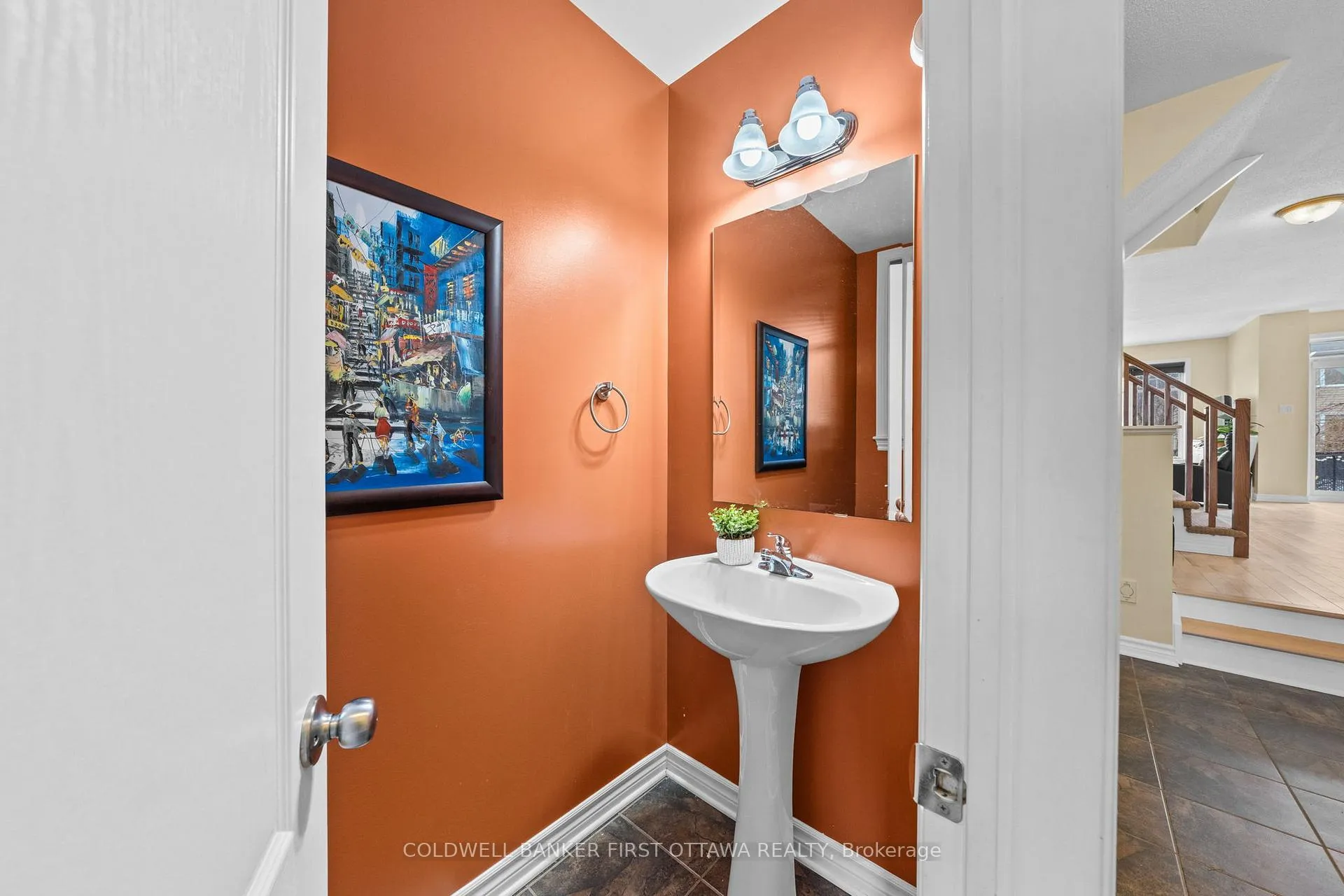 Photo 4 of 534 Cherokee Way, Ottawa, Stittsville (North) — HOMEH