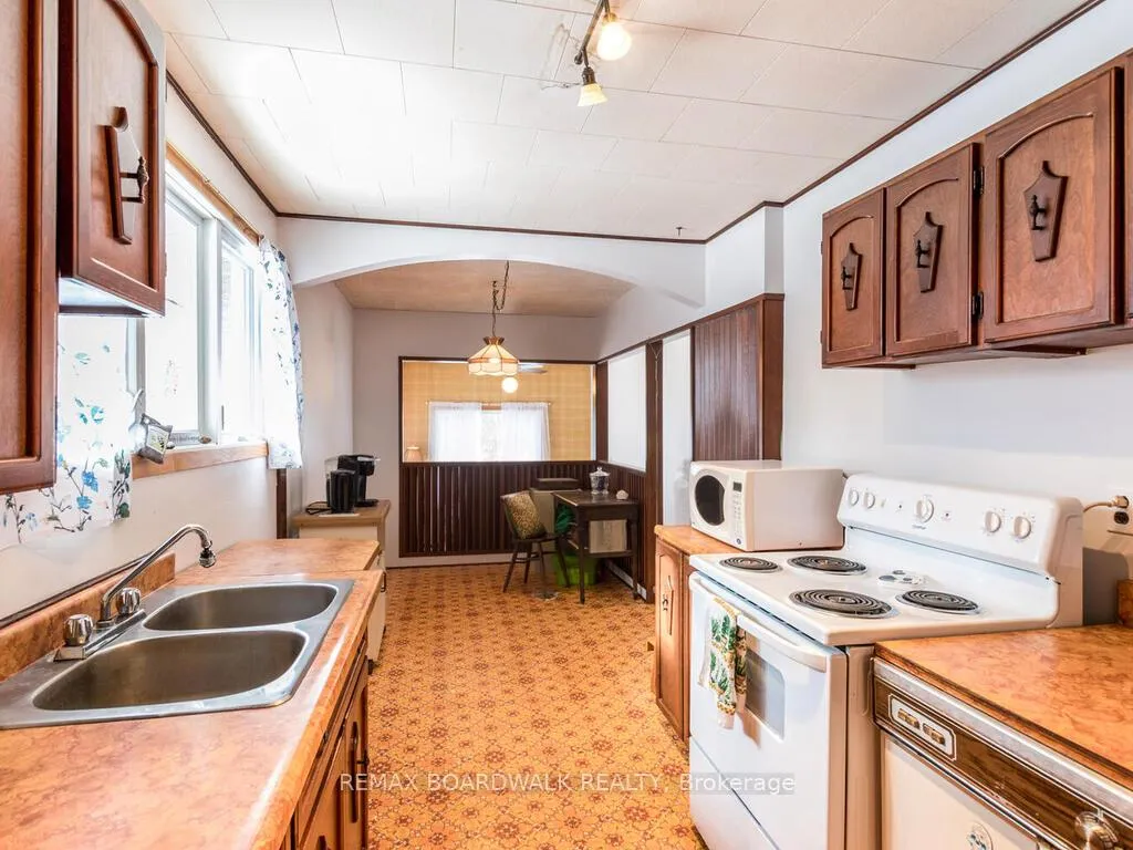 Photo 13 of 6963 Roger Stevens Drive, Montague, Montague Twp — HOMEH