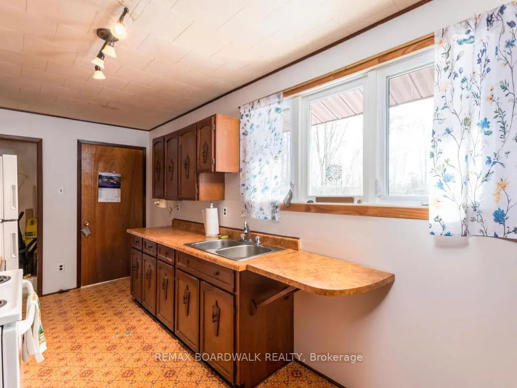 Photo 14 of 6963 Roger Stevens Drive, Montague, Montague Twp — HOMEH