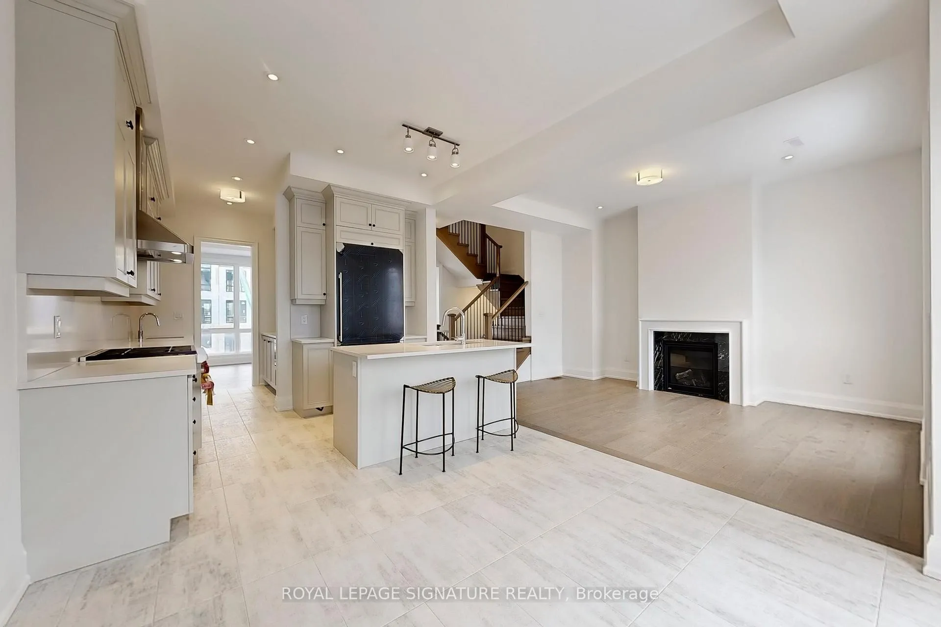 Photo 12 of 412 York Downs Boulevard, Markham, Cachet — HOMEH