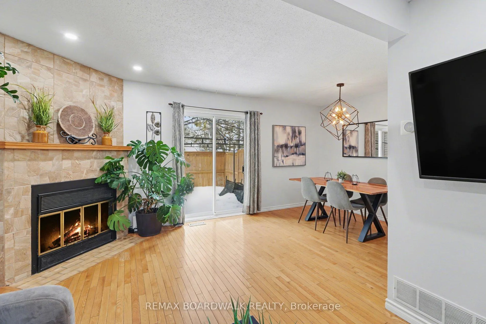 Photo 7 of Unit 3, 443 Canotia Place, Ottawa, Fallingbrook/Pineridge — HOMEH